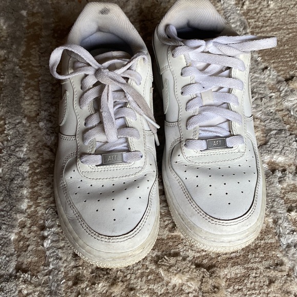 size 5 white air force